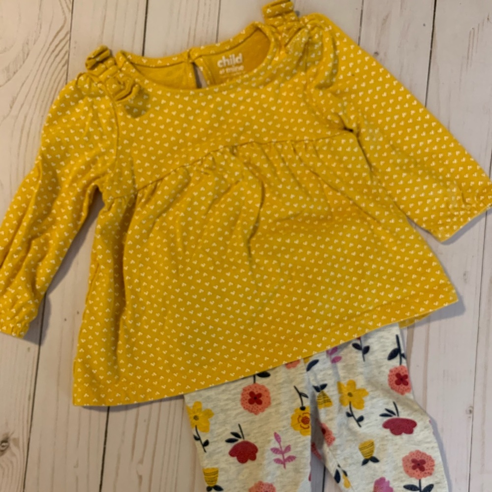 Carter’s Baby Set - Picture 2 of 4